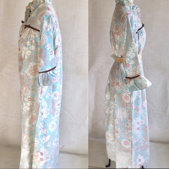 Vintage 70s Flower Power Print Cotton Prairie Gown - Picture 6 of 8
